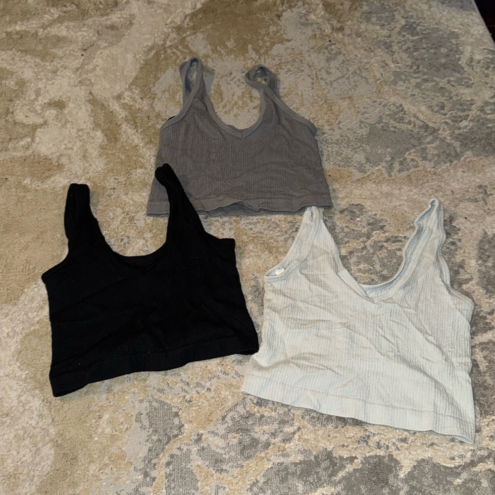 Out from under cropped tanks size Large